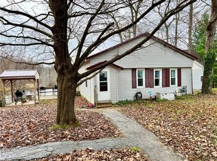 8 Hickory Grove Rd, Fulton, NY 13069