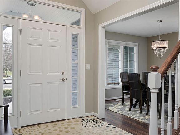4th image of 51 Burbank Dr