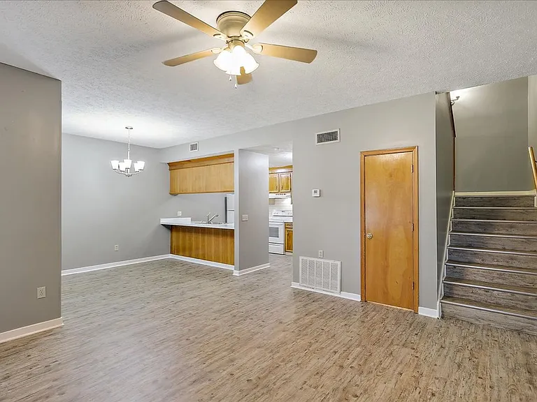221 Brendalwood Blvd — Photo 7