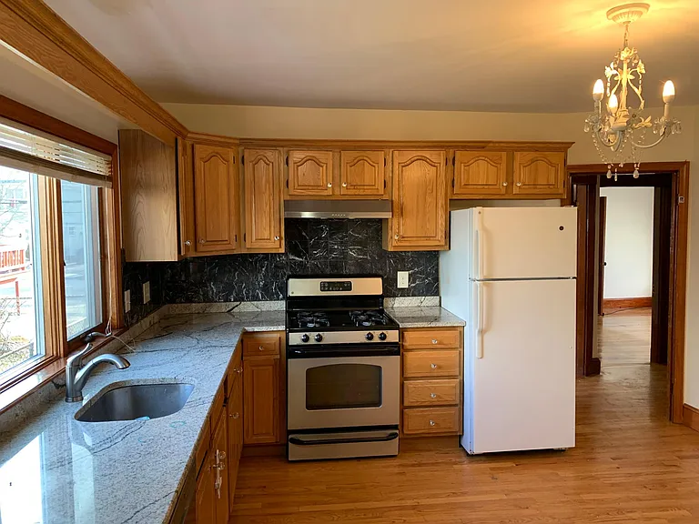 145 Nichols Ave — Photo 5