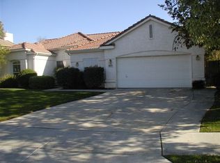 475 Avalon Dr, Lemoore, CA 93245
