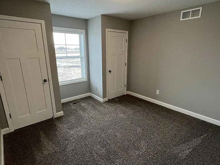 1015 Field Ct — Photo 8