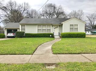 605 E 3rd St, Leland, MS 38756