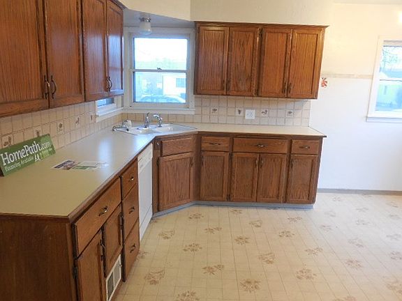 5th image of 4803 N Normandie St