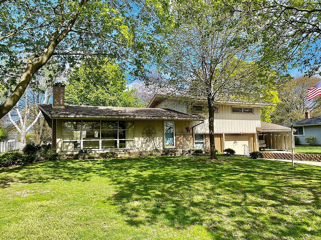 451 Ruff Dr, Monroe, MI 48162 | Zillow