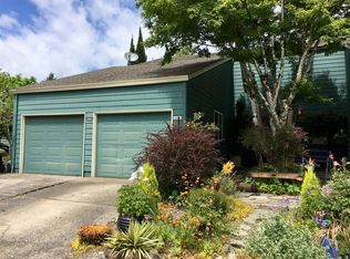 10555 SW Del Monte Dr, Tigard, OR 97224