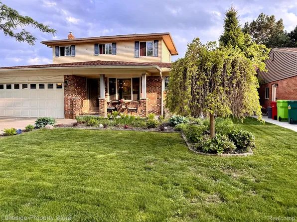 15720 Jennifer Dr, Macomb, MI 48044