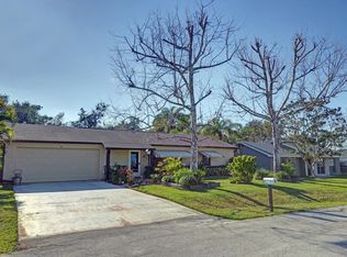 8 Sunset Dr, Sebastian, FL 32958