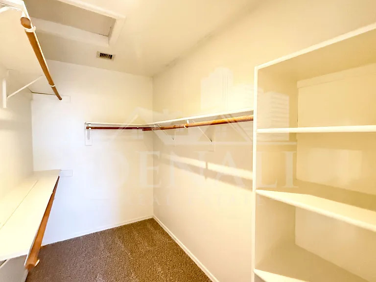1425 E Chicago Cir — Photo 16