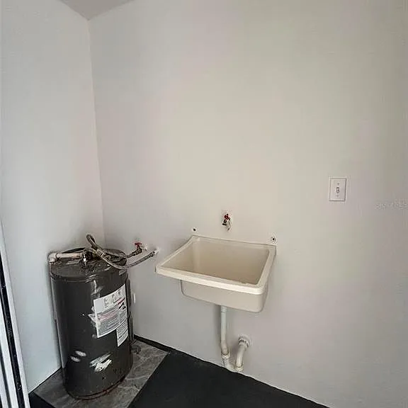 18-6 Street Sabana Gdns #18 — Photo 9