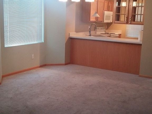 4th image of 3955 Olympic Blvd #15-14