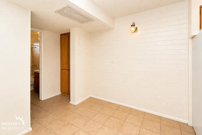 2041 W Berridge Ln #11 — Photo 5