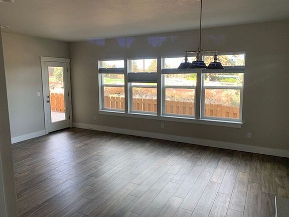 4th image of 2755 SW Greens Blvd #4