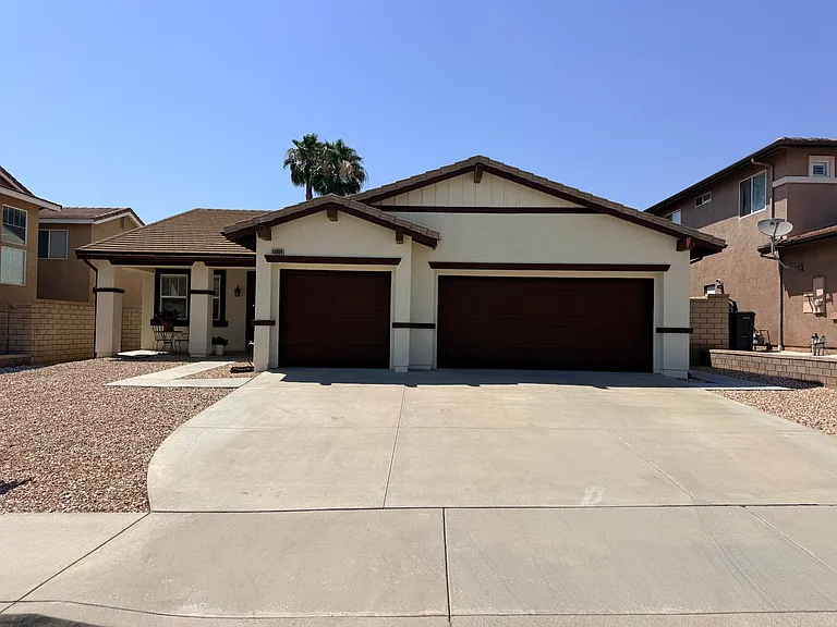 40889 Robards Way — Photo 1