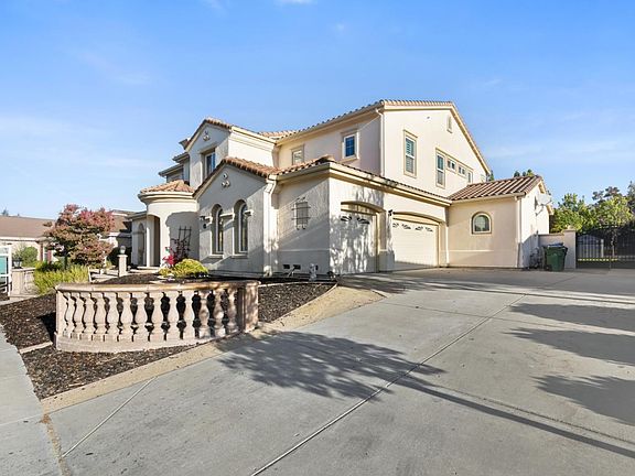 4th image of 5328 Canyon Hills Ln