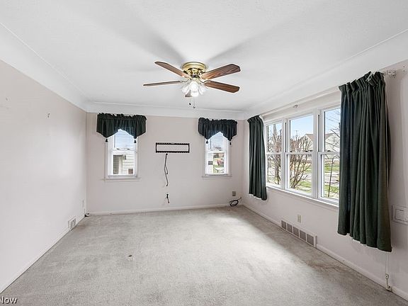 5th image of 3402 Wellington Ave