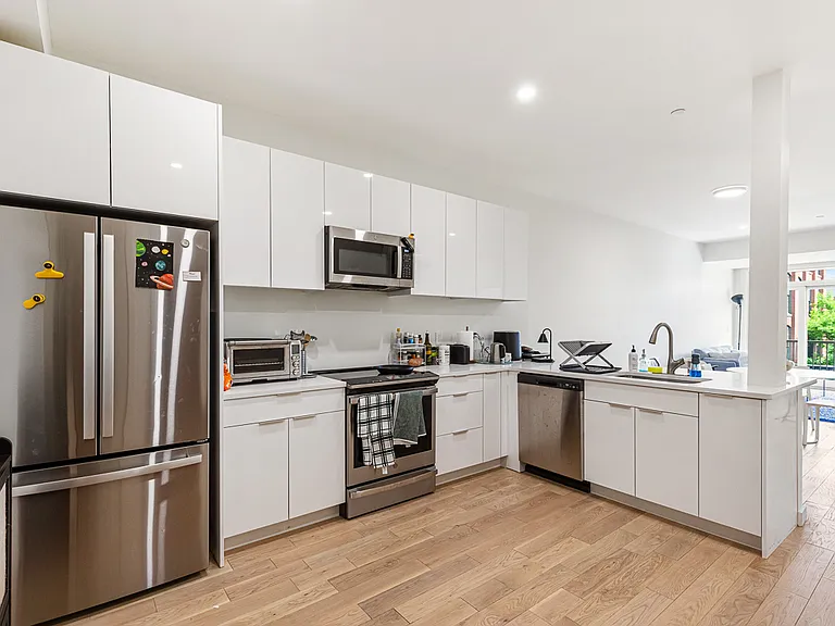 71 Richmond St #4B — Photo 3