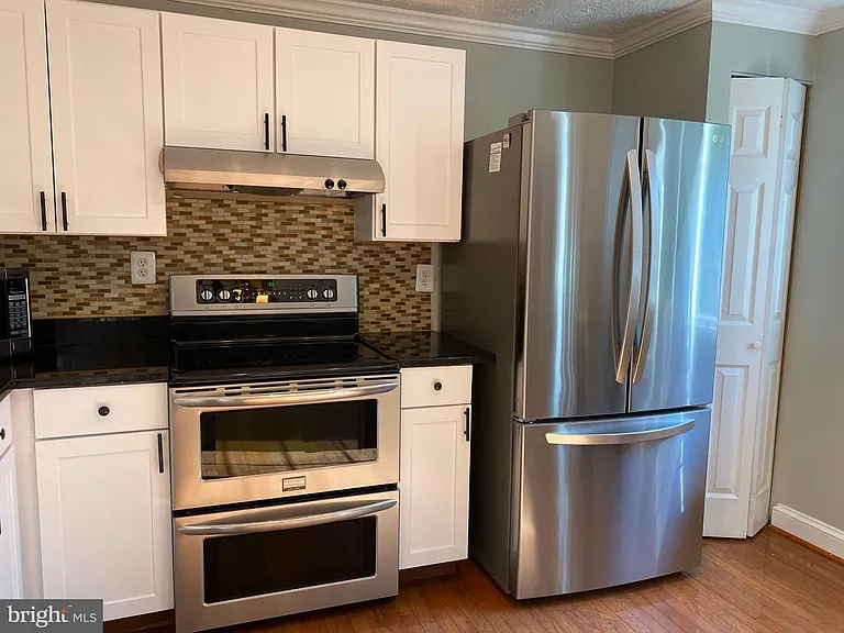 1666 Barnstead Dr — Photo 15