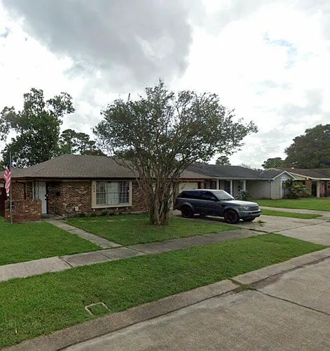 669 Fairlawn Dr Photo 1