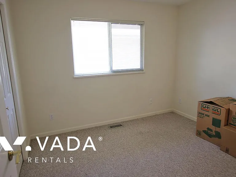 1572 Salal Cres — Photo 14