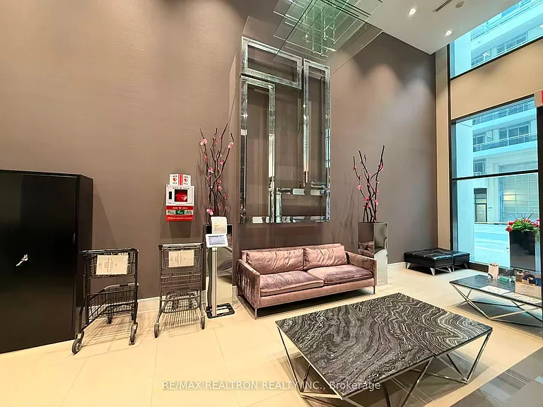 9205 Yonge St #419 — Photo 15