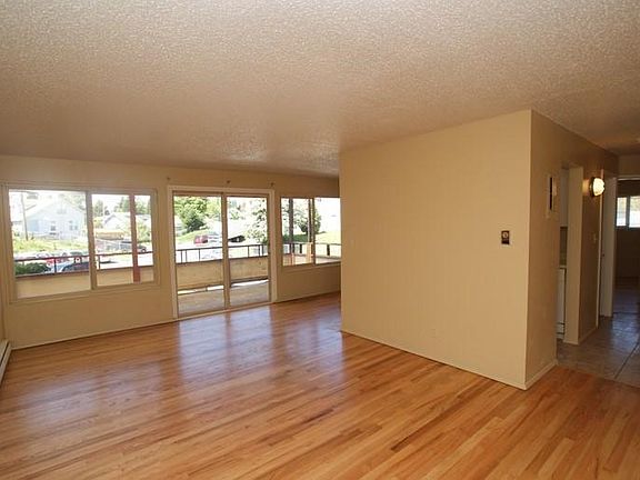 3rd image of 8401 Rainier Pl S APT 11