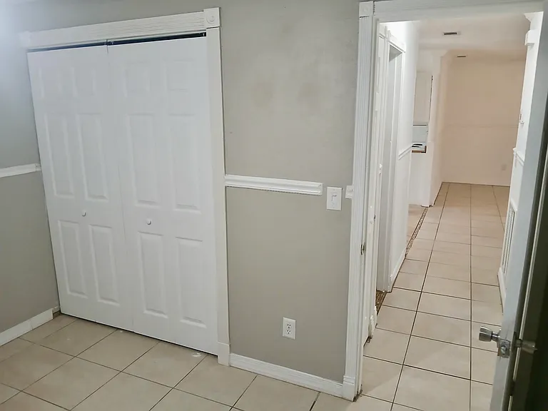 225 Avacado Ct #4 — Photo 14