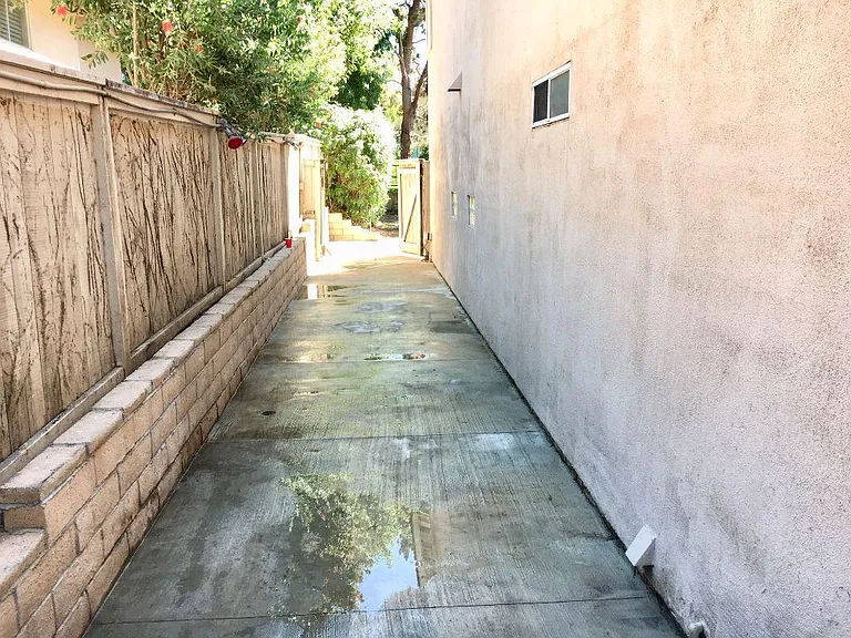 24592 Via Carissa — Photo 15