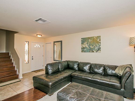 4th image of 2321 Chatfield Dr