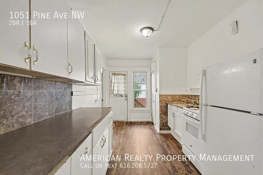 2 bed, 850 sqft, $1,100 — Photo 2