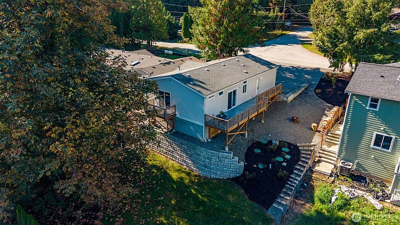 2nd image of 480 Fir Lane