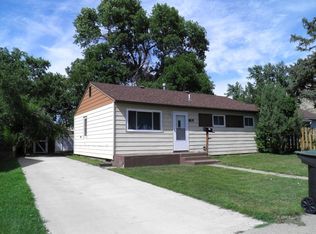 805 Dove St, Glendive, MT 59330