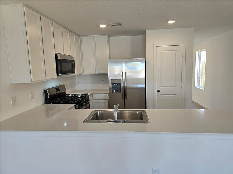 18784 Loom Dr — Photo 2