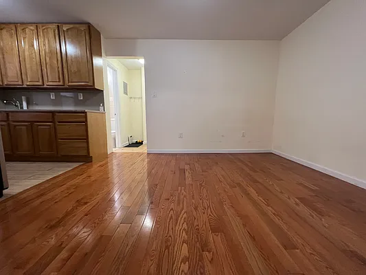 Rented by Capri Jet Realty Corp | media 11