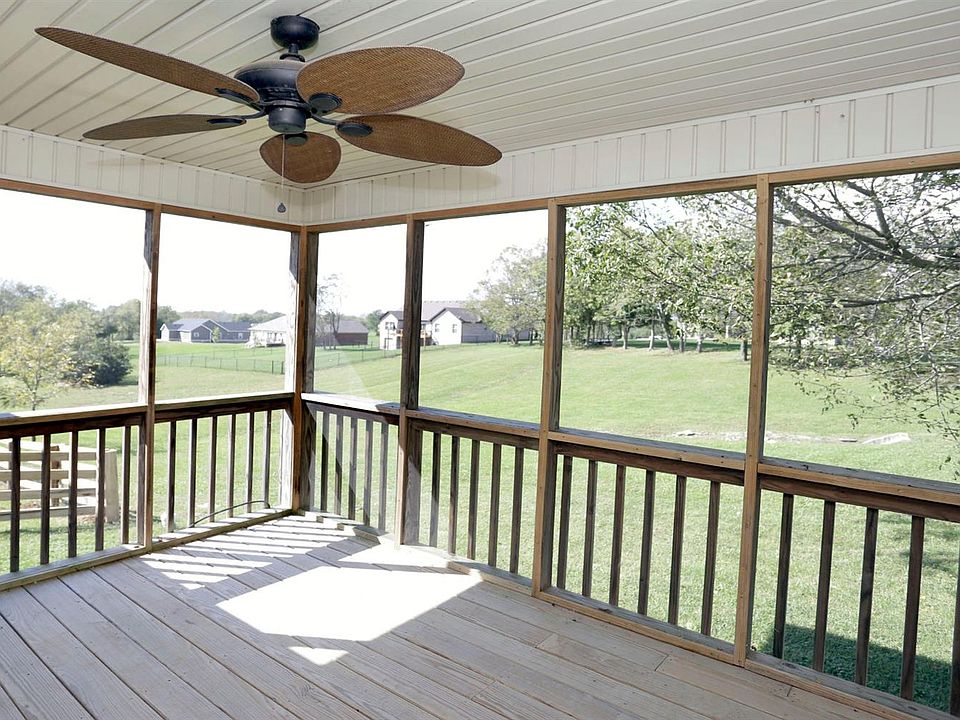 1st image of 284 Banyan Blvd