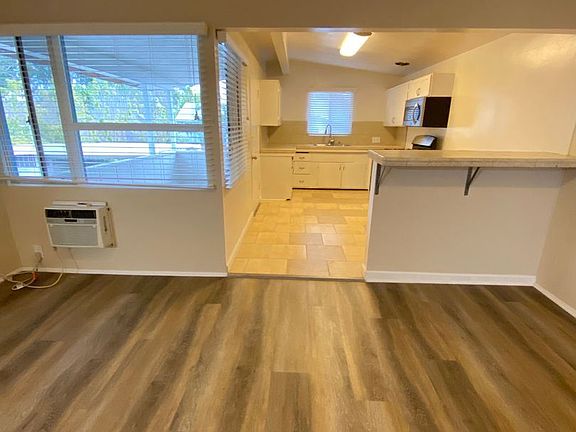 5th image of 420 N Oakland Ave APT 21