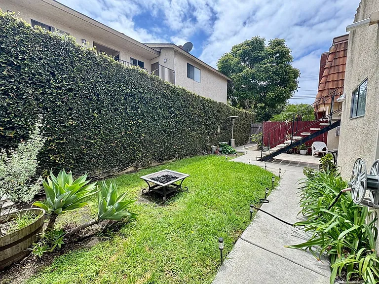 7631 Ellis Ave #B — Photo 20