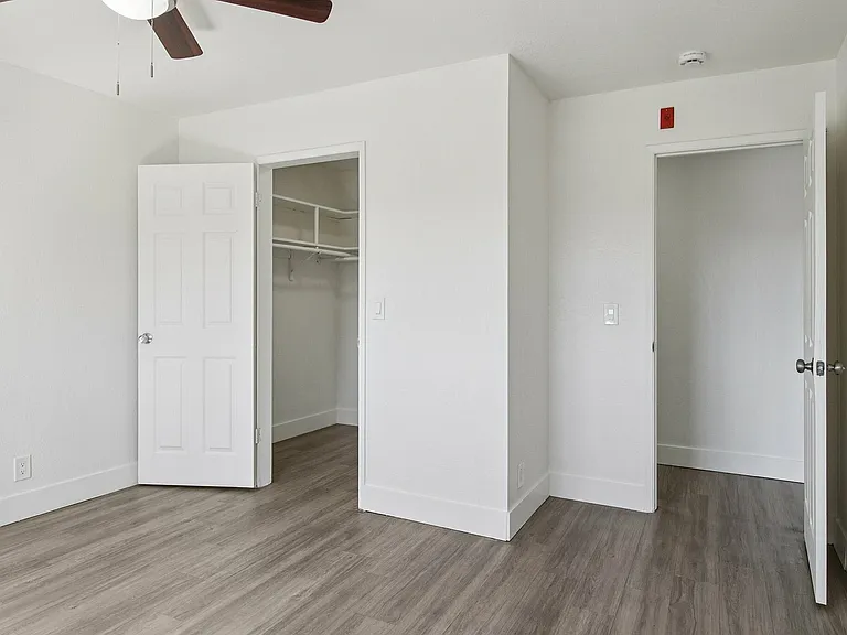 2x2 Bedroom Entry- Closet