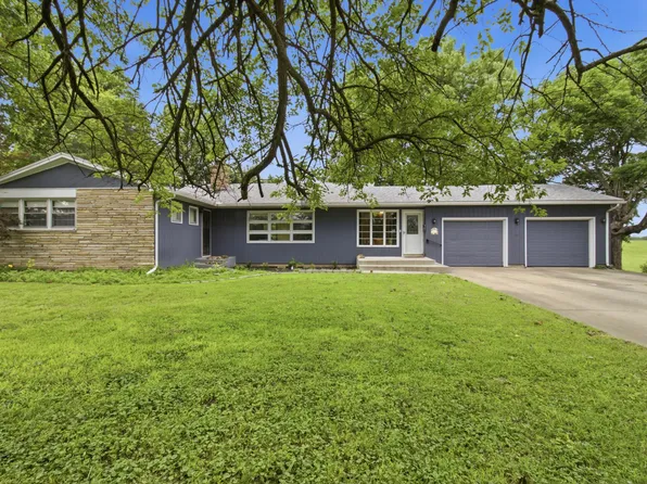 912 W Pleasant Street, Aurora, MO 65605
