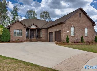 4 Holly Berry Ct SW, Huntsville, AL 35824