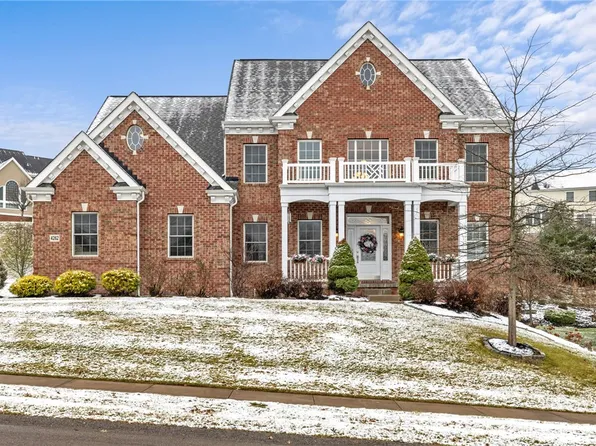 4262 Duckhorn Dr, Coraopolis, PA 15108