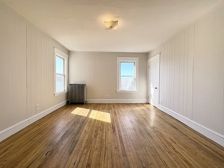 73 College St #3 — Photo 1