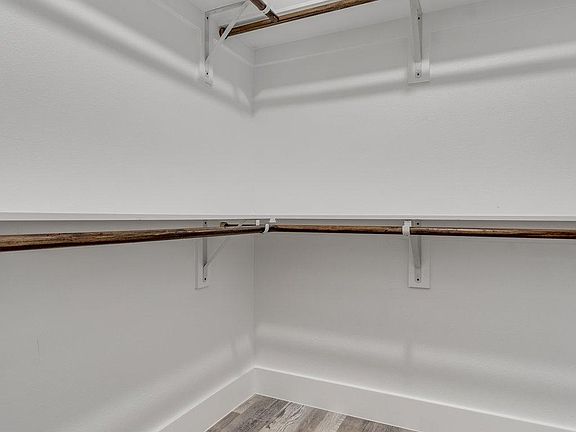 2nd image of 401 W Elm St #401