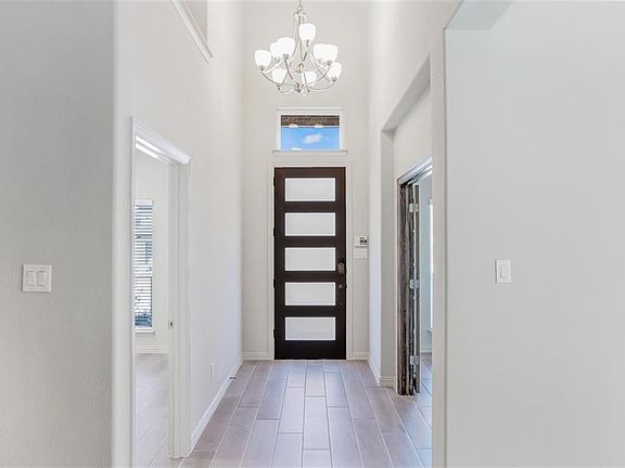 3rd image of 7604 Castle Pines Ln