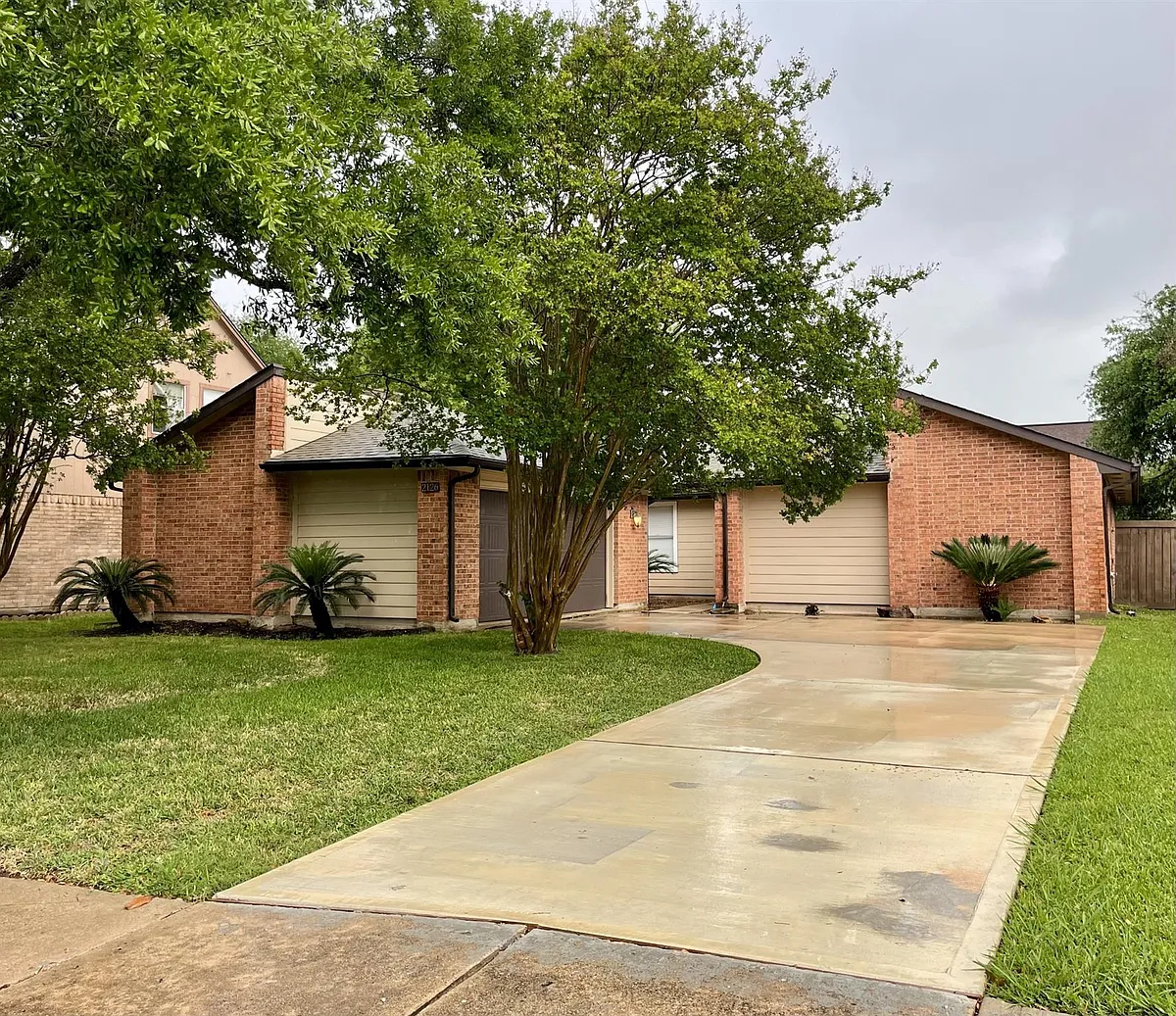 Building Photo - 2126 Collingsfield Dr