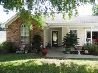 3721 Kenneth St, Groves, TX 77619