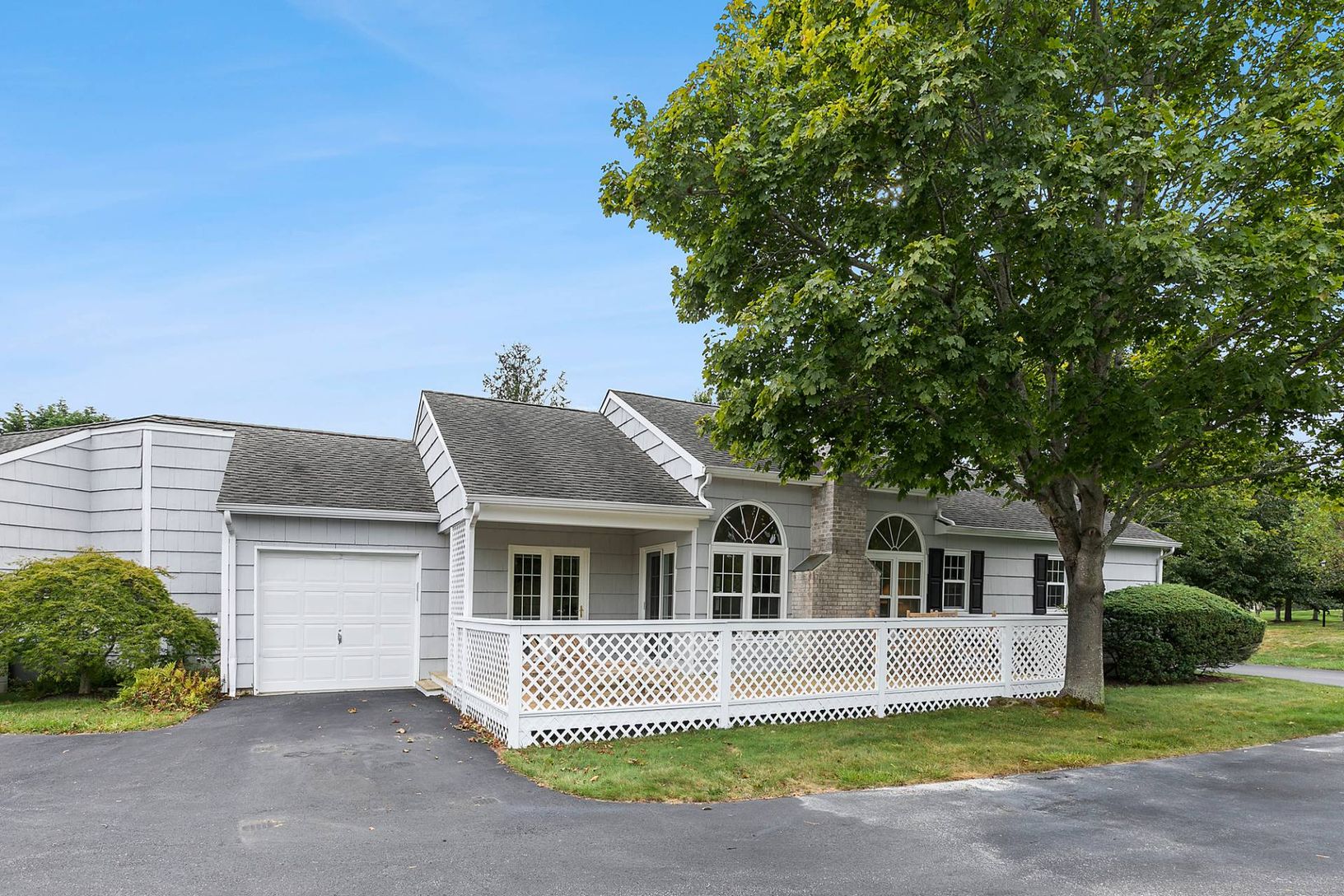  One car garage
