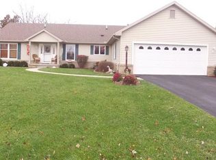 1521 Circle Dr, Millbury, OH 43447