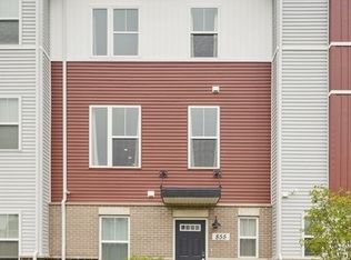 855 Finley Dr, Aurora, IL