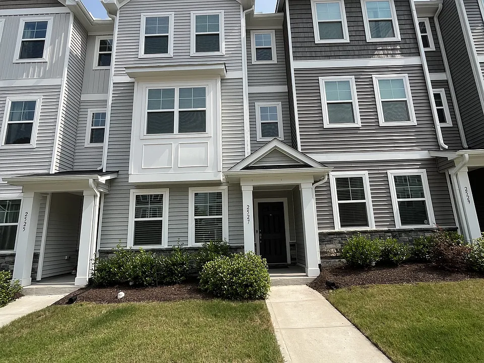 2527 Laurel Valley Way #1